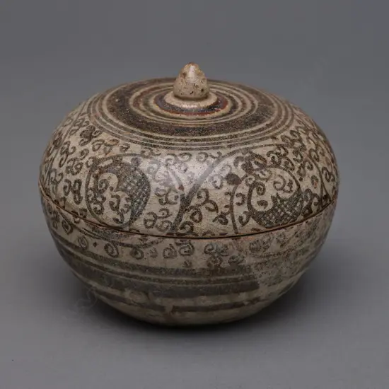 A Sawankhalok stoneware covered box,